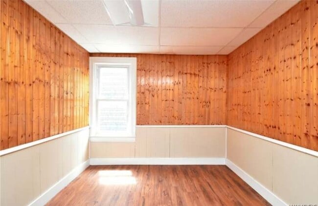 28 Red Jacket Pkwy unit 2, Buffalo, NY 14220 - photo 5