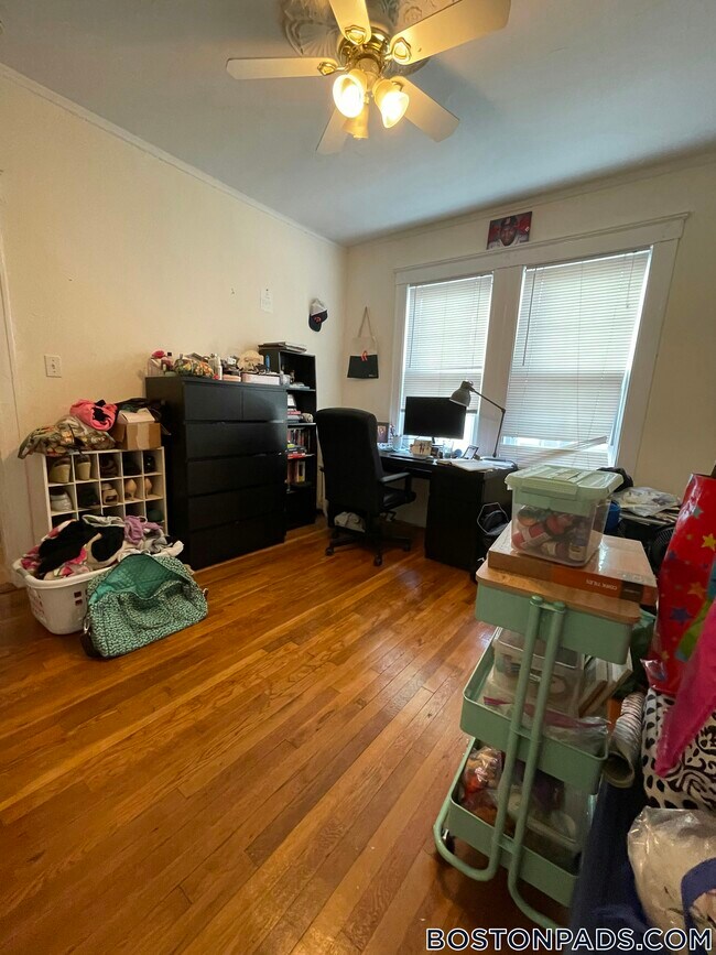 44 Fairbanks St Unit 3, Boston, MA 02135