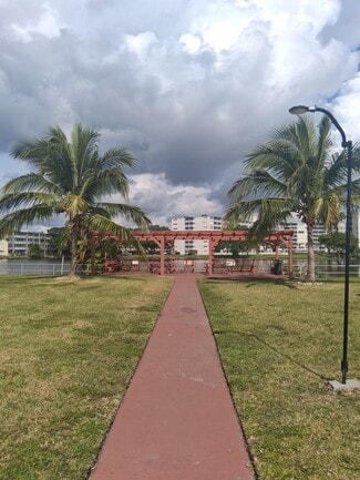 1605 NE 185th St Unit 105, Miami, FL 33179