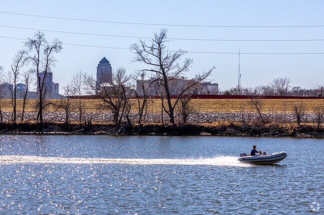 Boaters can be on the water in minutes at Birdland Marina.