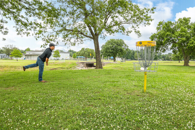 O'Brien Park is near Carriage Trail with an 18-hole, challenging disc golf course.