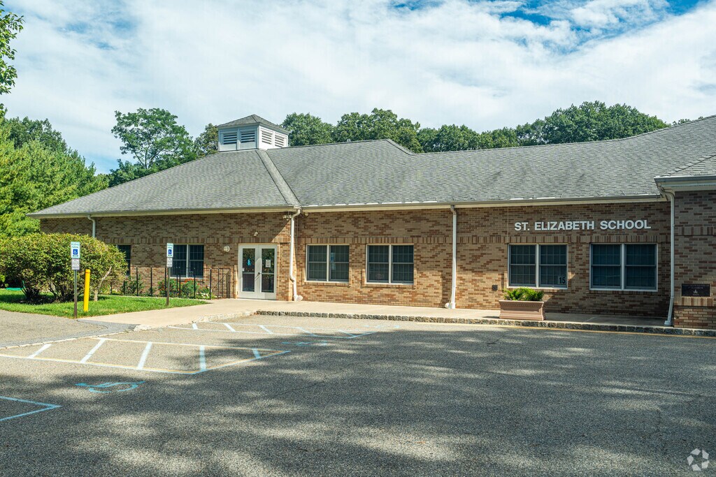 Young children in Lake Hiawatha can attend  Elizabeth Nursery & Montessori School.