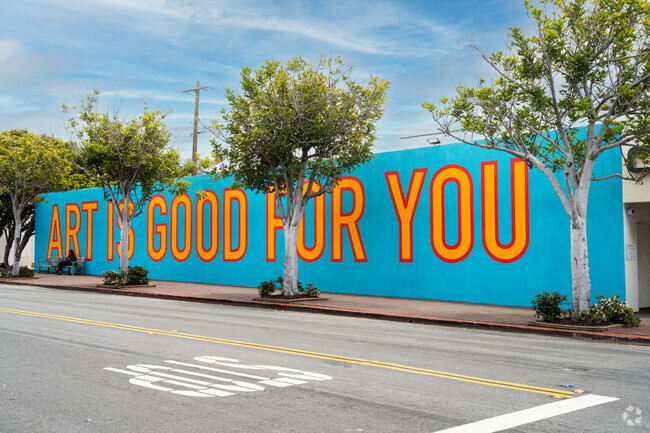 There are many highly regarded art galleries throughout La Jolla.