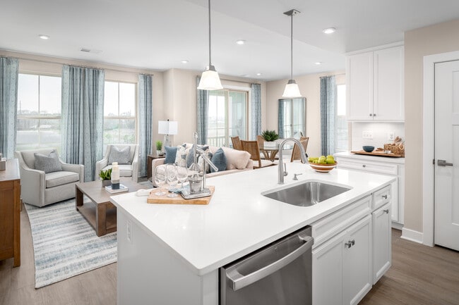 The Reserve at Woodbridge - Condos, Woodbridge, VA 22193 - photo 4