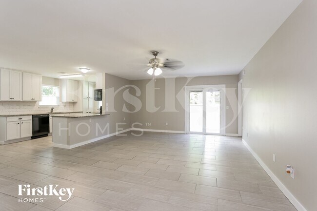 1047 Cove Landing Dr, Atlantic Beach, FL 32233 - photo 3