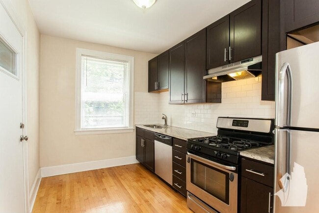 1921 W Winona St unit 3, Chicago, IL 60640 - photo 2