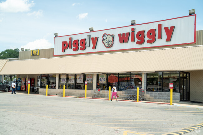 Get your groceries at the Piggly Wiggly in Midtown near Hillman.