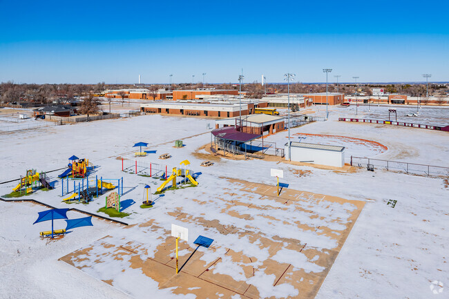 Cashion Elementary School challenges students by offering an all-encompassing curriculum.