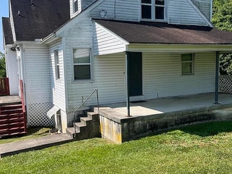 1521 E Main St Unit Main, Oak Hill, WV 25901
