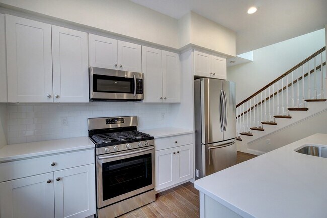 4 Kemp St unit 1, Boston, MA 02127 - photo 3