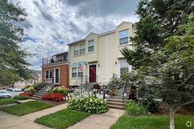 Quaint townhomes are sprinkled throughout Beverly Hills.