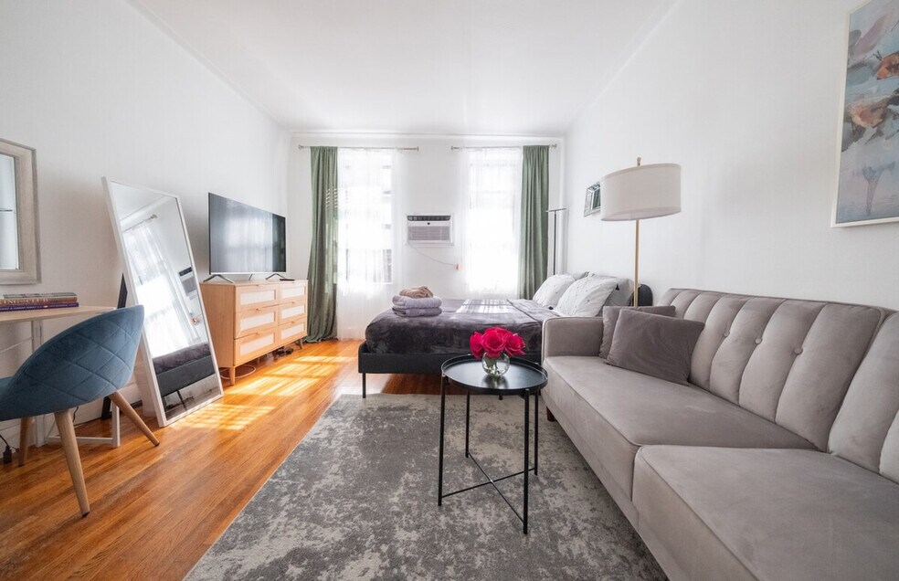 328 E 74th St unit ID1031973P, New York, NY 10021 - photo 1