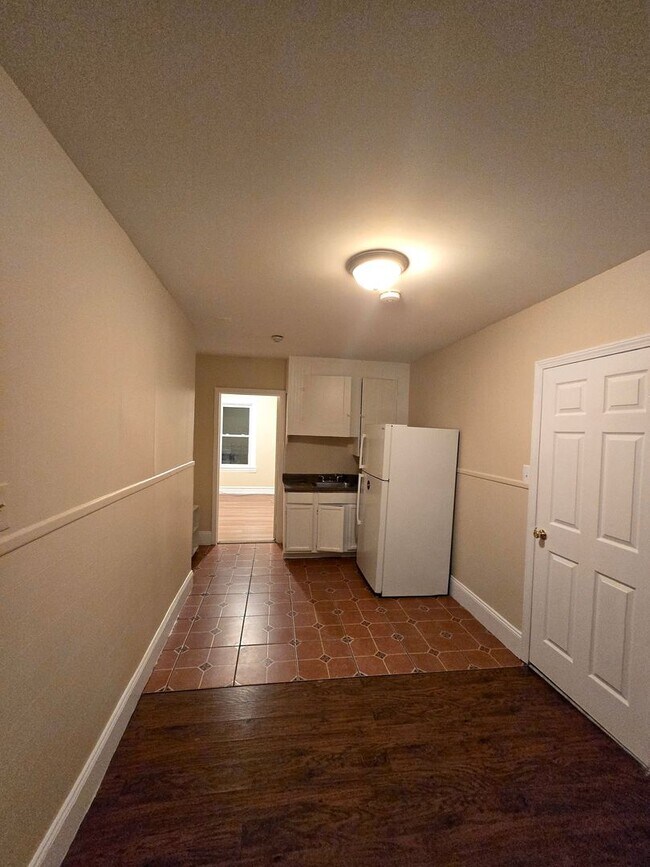 47 Montgomery St unit 1M, Pawtucket, RI 02860 - photo 4