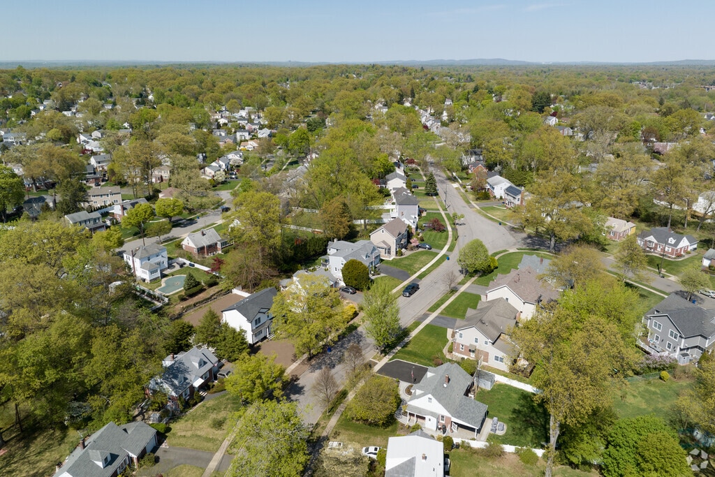 140 Howland Ave, River Edge, NJ 07661 MLS 24005587