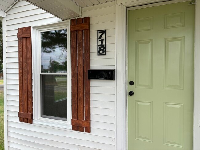 718 S Pine St, Rector, AR 72461 - photo 5