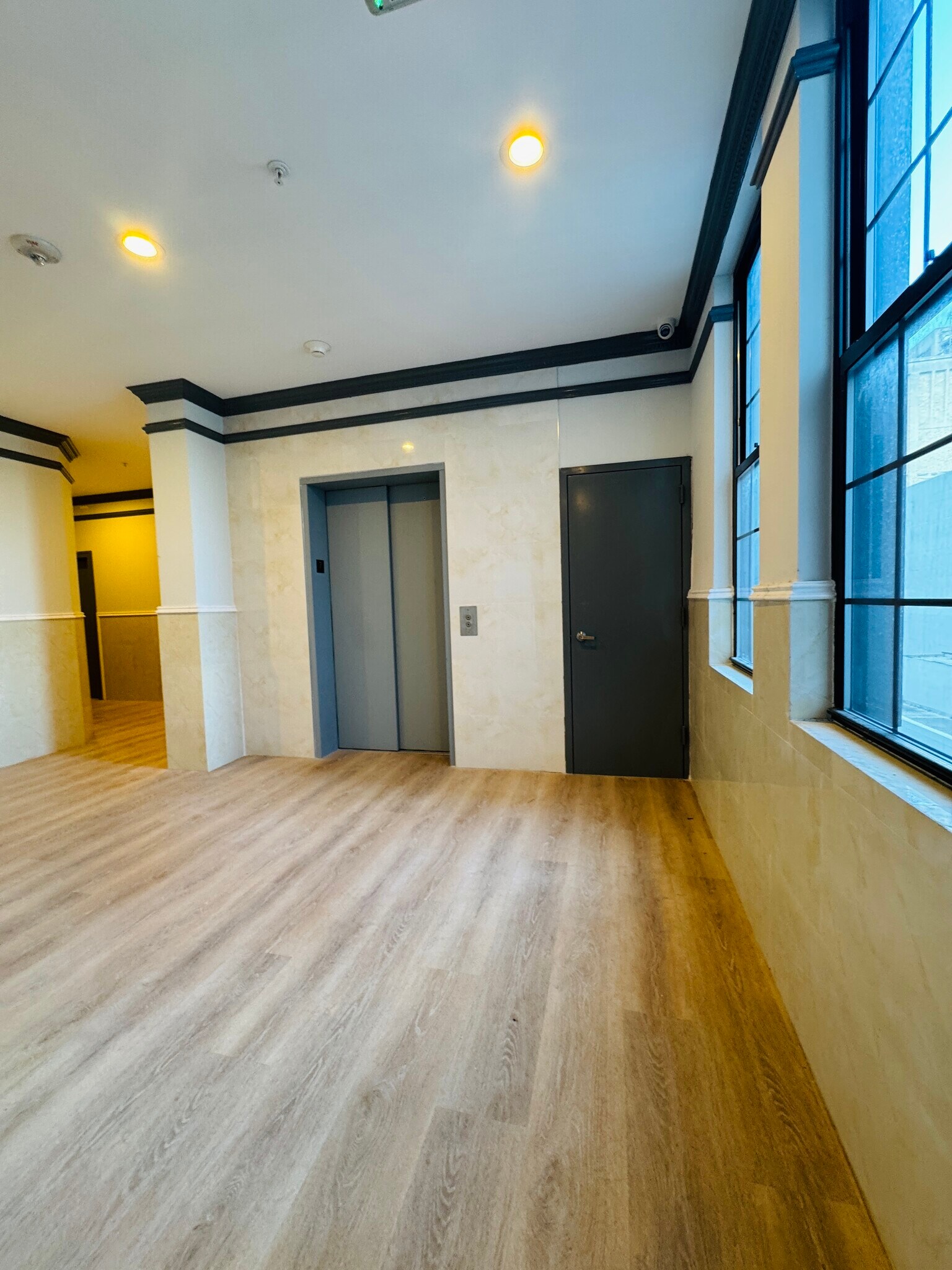 905 Arch St unit 301, Philadelphia, PA 19107 - photo 1