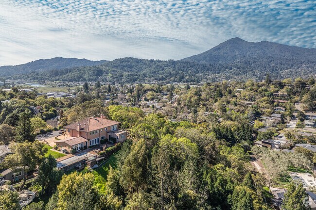 Extraordinary architecture can be seen in and around the Kentfield neighborhood.