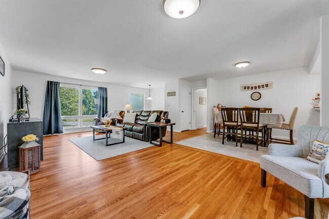 521 Woodhaven Dr unit ID1308987P, Morgantown, WV 26505 - photo 3