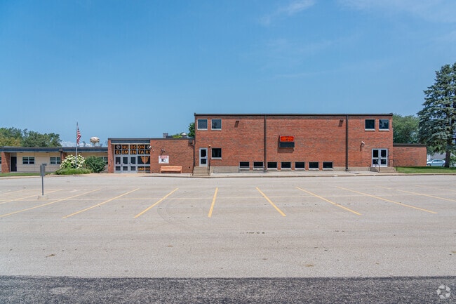 Hudson Elementary School is a great K-5 elementary school in Hudson, IL.