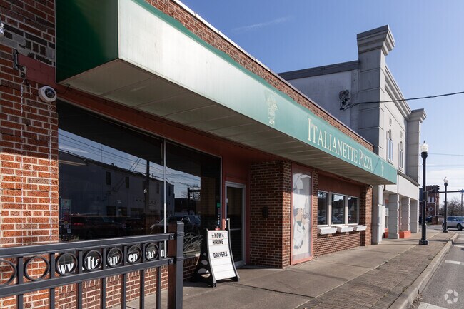 Itailianette Pizza is a great place to grab a slice in the Silverton neighborhood.