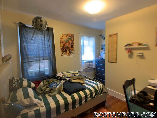 197 College Ave unit 3, Somerville, MA 02144 - photo 3
