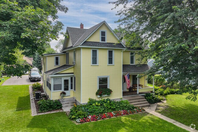 Traditional home styles, such as Queen Anne, can be found closer to downtown Delano.