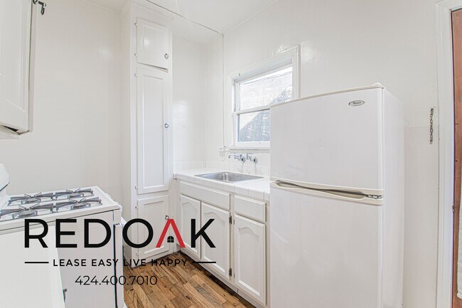 836 Sanborn Ave unit 212, Los Angeles, CA 90029 - photo 3