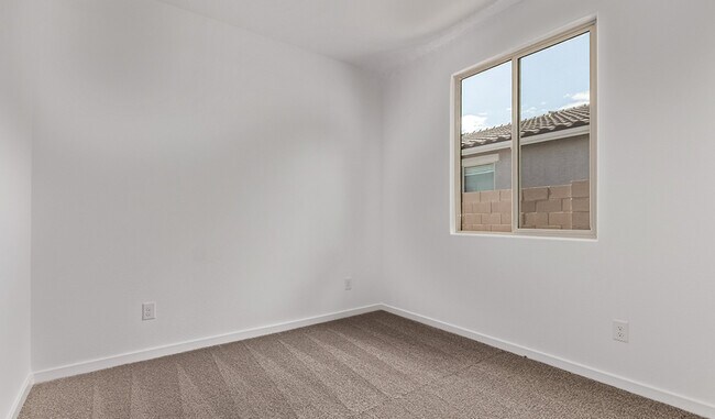 11514 S 50th Ln, Phoenix, AZ 85339 - photo 7