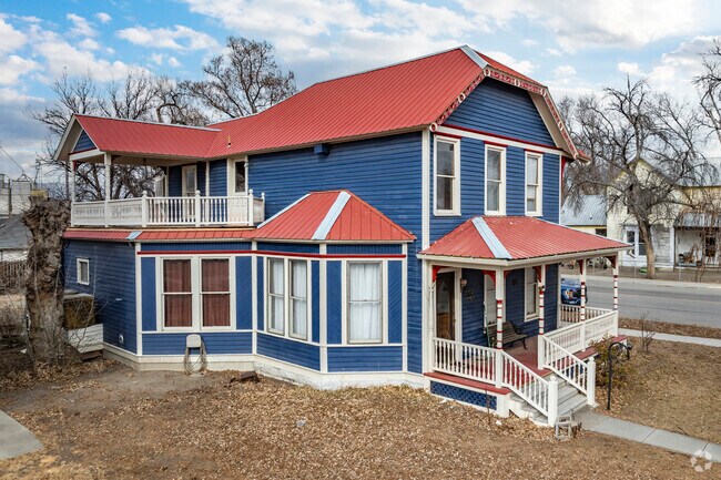Delta, Colorado, offers a diverse mix of homes, from charming Victorian houses and classic farmhouses to high-end custom builds, often on large lots. With abundant agricultural land and open space, Delta provides the perfect blend of history, modern comfort, and peaceful rural living.
