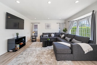 140 N Carson Rd, Beverly Hills, CA 90211