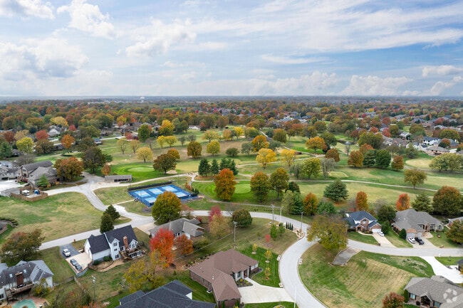 Fremont Hills golf course helps bring the community outdoors.