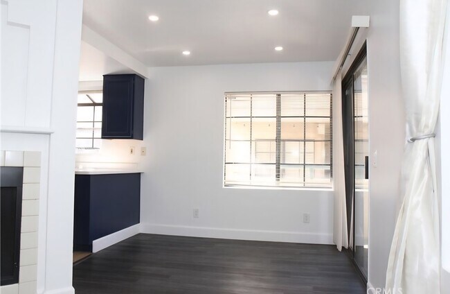 18123 Erik Ct unit 357, Canyon Country, CA 91387 - photo 3