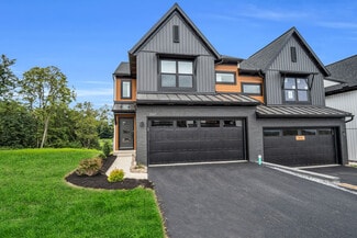 2147 S Autumn Chase Dr, Mechanicsburg, PA 17055