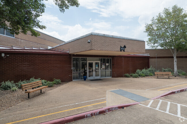 Highlands Elementary epitomizes academic excellence in Houston.