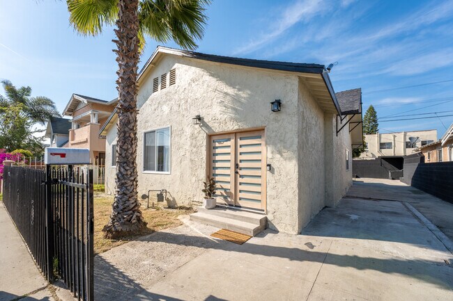 623 W 42nd St unit Main, Los Angeles, CA 90037 - photo 3