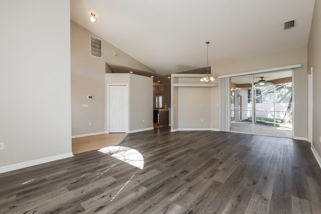 5514 Foxtail Ct, Wesley Chapel, FL 33543 - photo 4