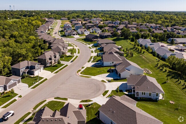 De Soto has several subdivisions of single-family homes with attractive curb appeal.