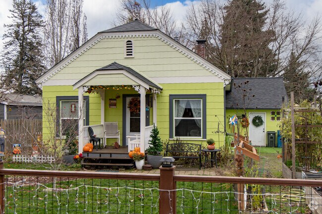 Quirky homes can be found throughout White Salmon.