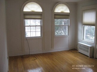 47 Algonquin Rd Unit 1, Chestnut Hill, MA 02467