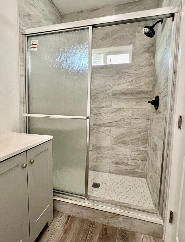 17205 Saticoy St, Los Angeles, CA 91406 - photo 7