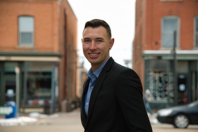Agent Photo