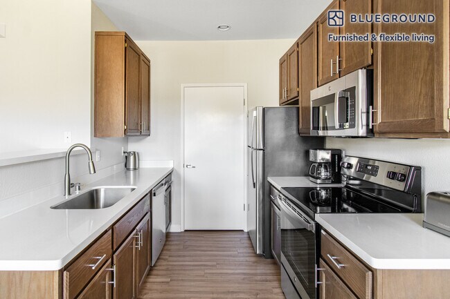 20631 Forge Way unit FL2-ID563, Cupertino, CA 95014 - photo 6