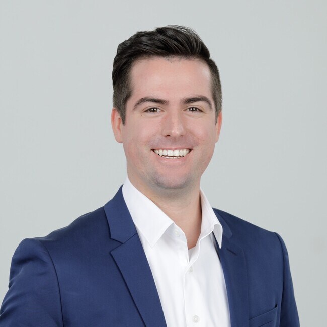 Agent Photo