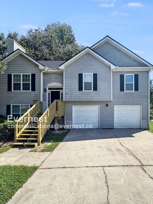 305 Renee Dawn Ct, Riverdale, GA 30296
