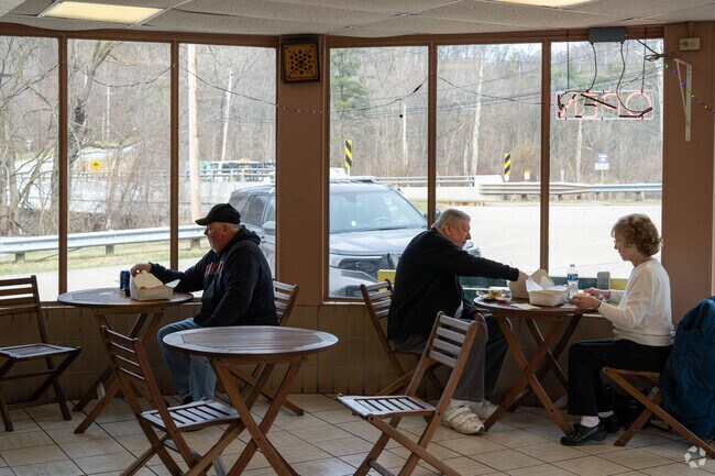 Park Place in Walton Hills offers dine-in and picnic-ready meals.