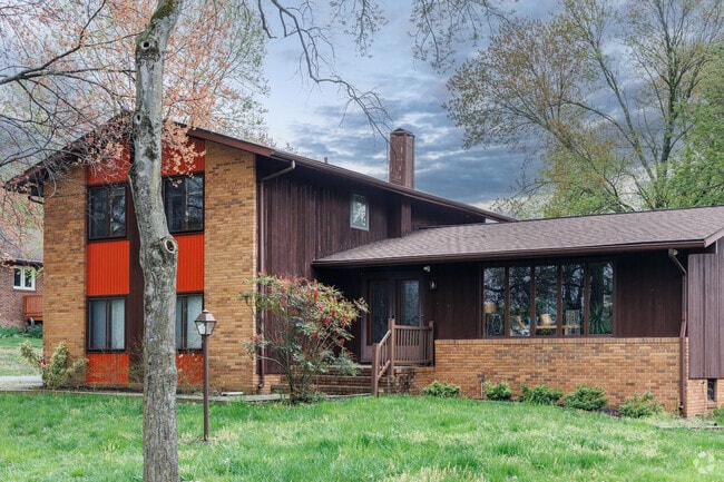 Some homes in Wilde Lake are split level Columbia Contemporaries.