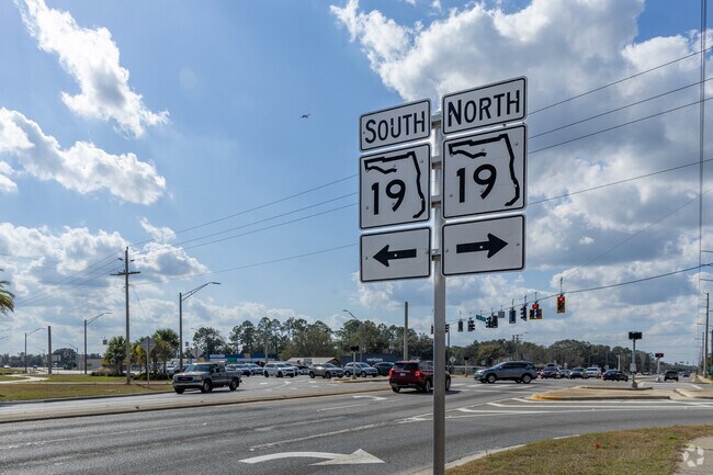 For big box shopping in Palatka travel along State Road 19.