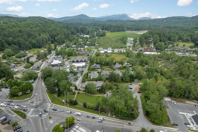Sapphire is a neighborhood surrounded by the Blue Ridge Mountains.