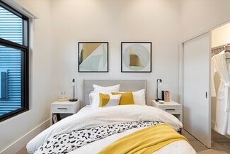 330 S Cedros Ave, Solana Beach, CA 92075