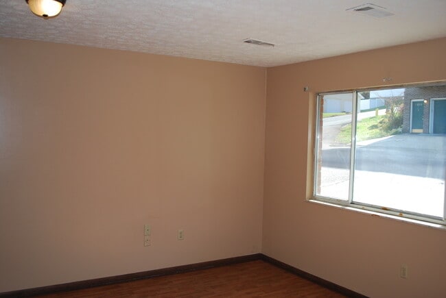 883 Tremont St, Morgantown, WV 26505 - photo 3